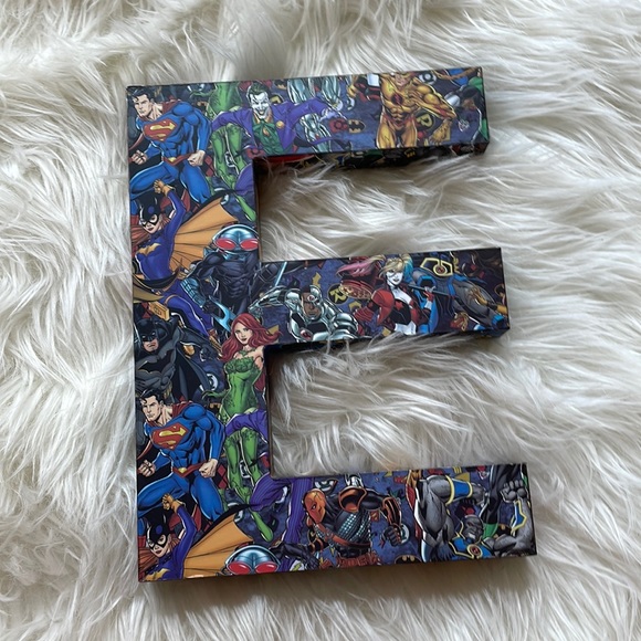 Marvel and DC Letters Wall Art/Decor Letters E,A,K,R - Picture 1 of 16